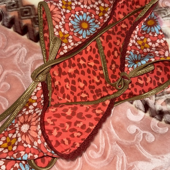 Women’s Floral Bikini Bottom large no material n size tags NWOT - Picture 2 of 6